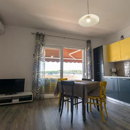 Apartamento Oaza Planjke - Dora Rab Town